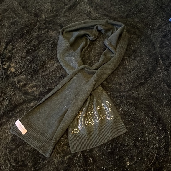 juicy couture scarf - Picture 3 of 4